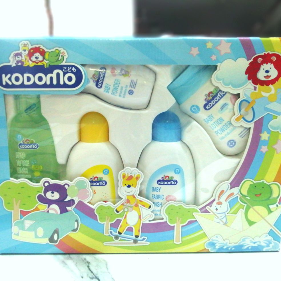 ชุดเซตของขวัญสำหรับเด็กแรกคลอดโคโดโม​ kodomo 5​ ชิ้น​ ในกล่องสุดพรีเมี่ยม