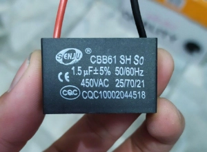 ภาพหน้าปกสินค้าคาปาซิเตอร์พัดลม hatari ขนาด 1.5uF 450V มีสาย  พร้อมท่อหด คาปา แคปพัดลม capacitor ที่เกี่ยวข้อง