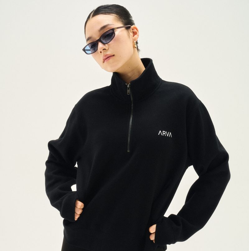 Arva Zipper Sweater - Front Zipper Sweater ราคา 2,331 บาท*ส่งฟรี