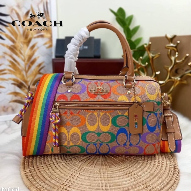 กระเป๋าสะพาย ของแท้ Coach C4396 กระเป๋าถือ Crossbody หมอนกระเป๋าบอสตัน 10 นิ้ว ราคา 6,990 บาท*ส่งฟรี