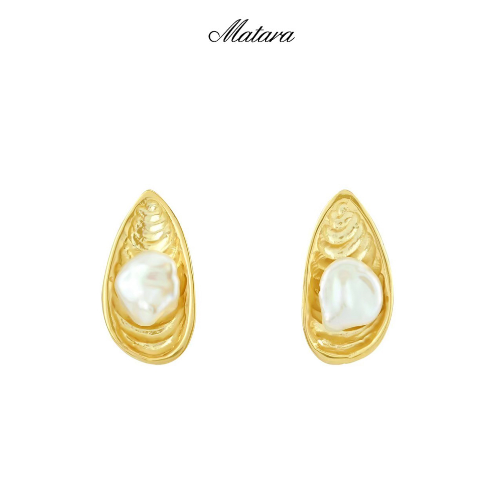 Matara Classic Shell Clam Drop Baroque Pearl Earrings, Genuine Silver Earrings, Baroque Pearls in Seashells. ราคา 12,500 บาท*ส่งฟรี