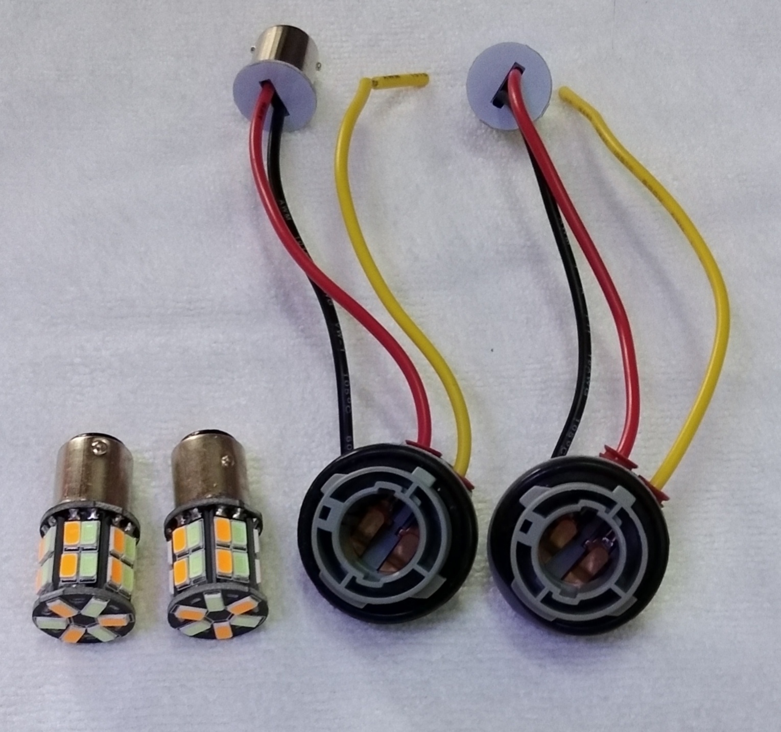 หลอดหรี่เลี้ยว LEDดีแมกเก่า ไฟหรี่ไอบลู-เลี้ยวส้ม หลอดไฟหรี่หน้าLED (พร้อมขั่วตรง180 ํ) หรี่-เลี้ยว ขั้วบิด (SS25+S25)