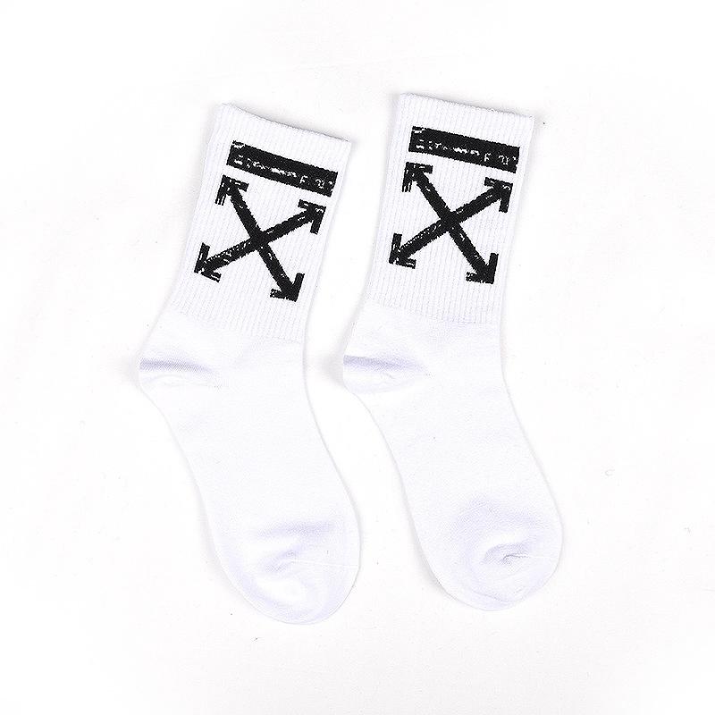 ?Hot? ถุงเท้าแฟชั่นแนวสตรีท Street Fashion Sock ขาว-ดำ ยาวครึ่งแข้ง Cotton ใส่สบาย Unisex ถุงเท้าผู้ชาย ถุงเท้าผู้หญิง