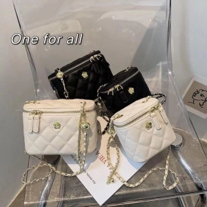 สินค้า 2126 💕พร้อมส่ง💕ฮิตที่สุด กระเป๋าสะพายข้างผู้หญิง กระเป๋าแฟชั่น (2126)
