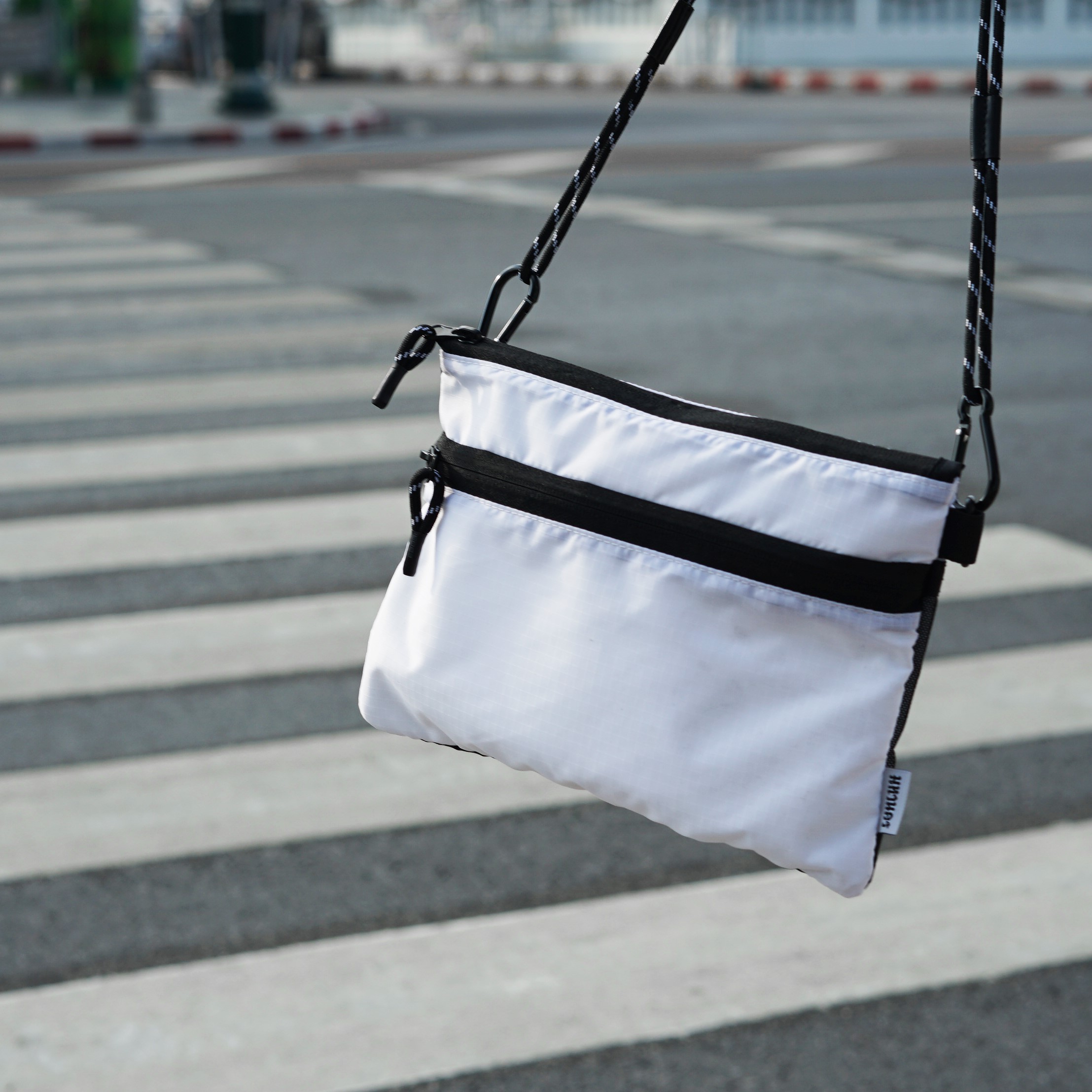 MAHANAKHON SACOCHE BAG WHITE