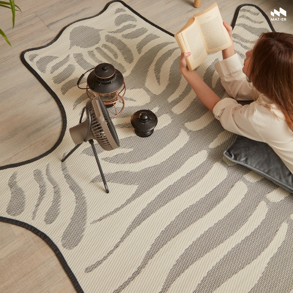 Mat-Er, a Carpet Substitute, Tiger Pattern (White Tiger), Home Decoration Mat. Beautiful and Elegant Design, Does Not Absorb Dust, Does Not Cause Allergies. ราคา 3,450 บาท*ส่งฟรี