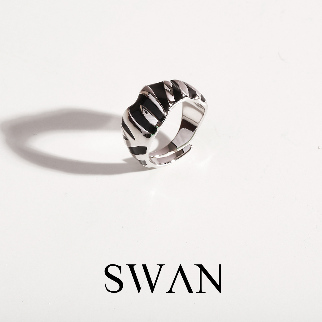 SWAN - Tiger Ring M แหวนเงินแท้ ชุบสี enamel ใส่แล้วไม่แพ้ ราคา 1,890 บาท*ส่งฟรี