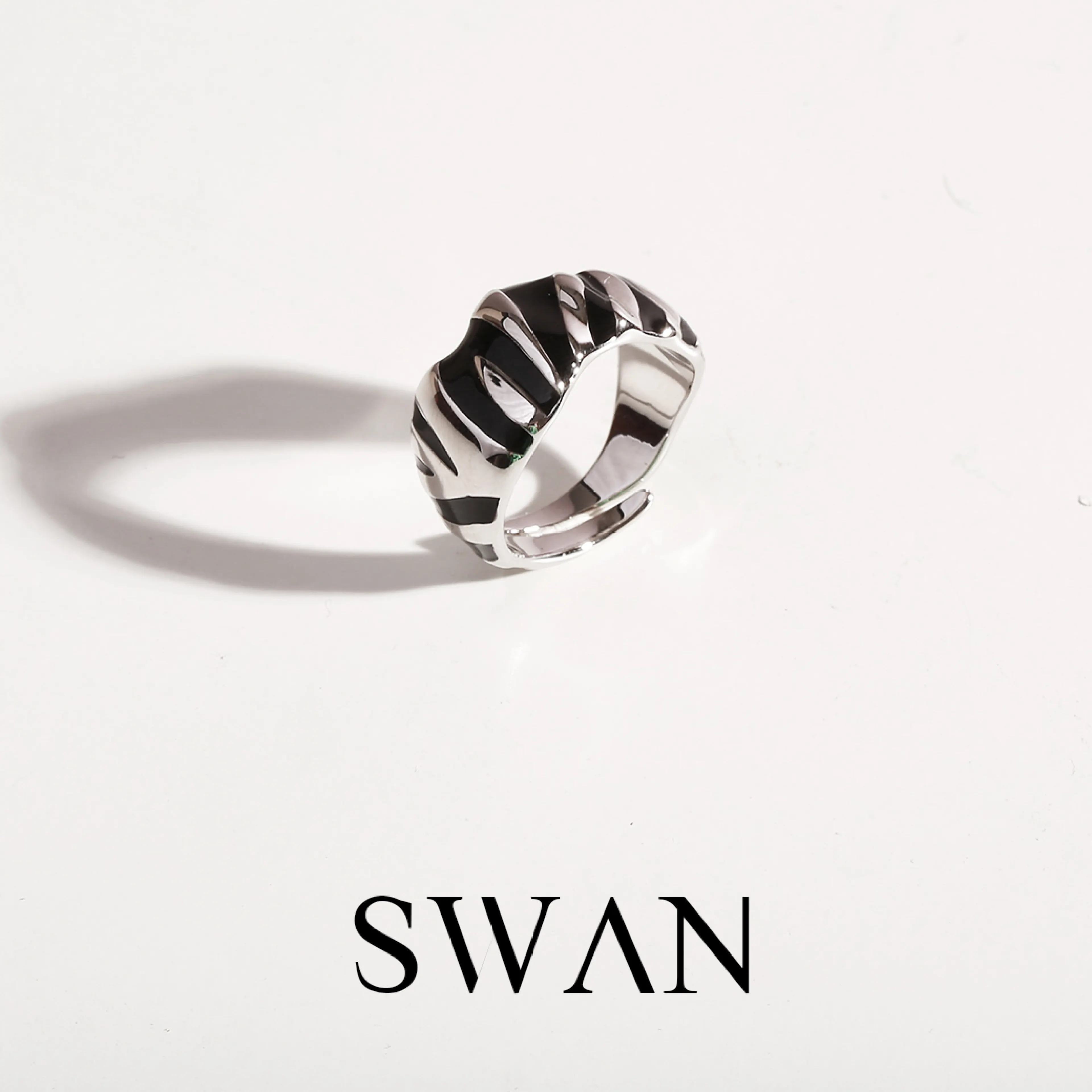 SWAN - Tiger Ring M แหวนเงินแท้ ชุบสี enamel ใส่แล้วไม่แพ้
