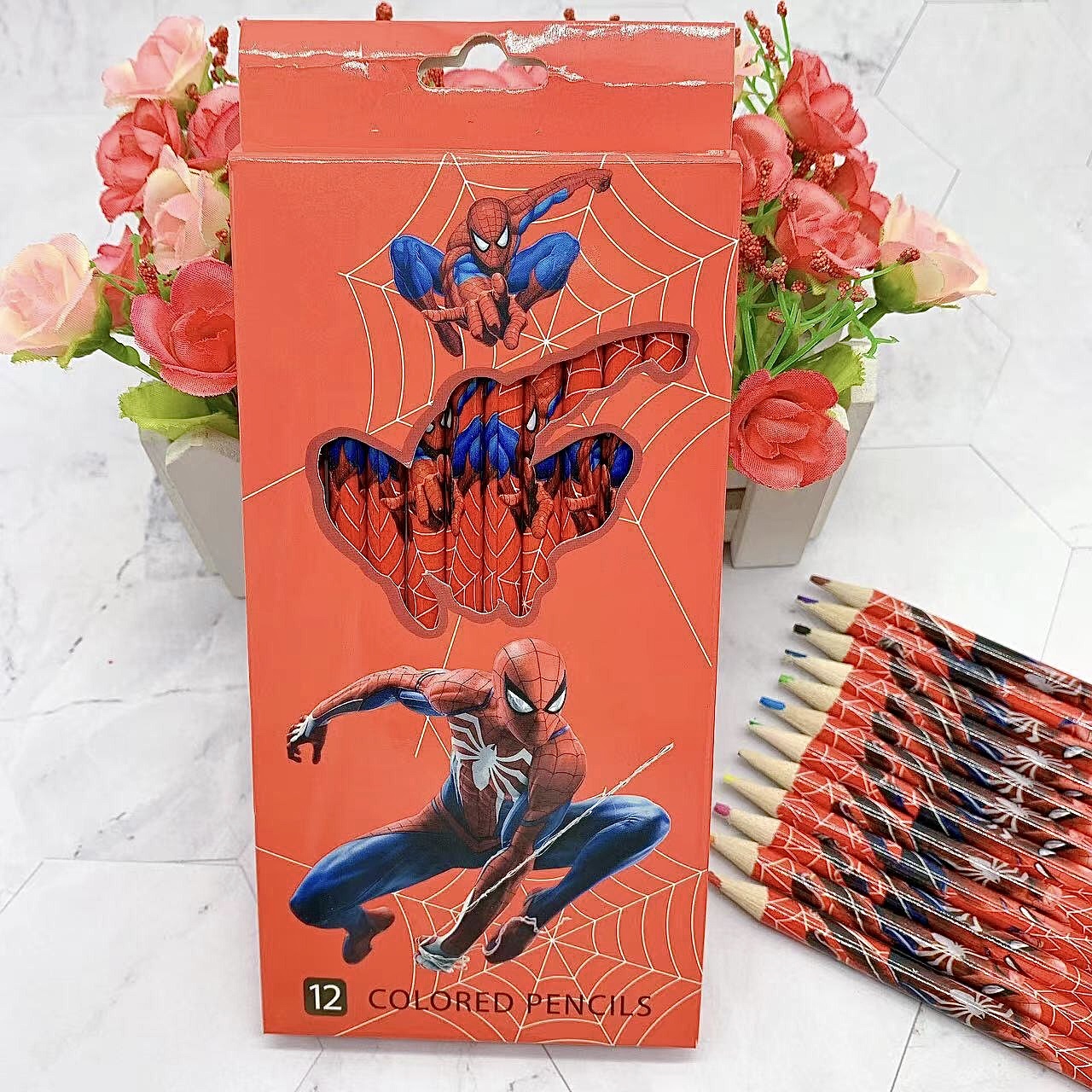 ดินสอสีไม้ลายการ์ตูนซาริโอลายน่ารักแบบ12แท่งเหมาะสำหรับเด็กนักเรียนขนาดพกพา
