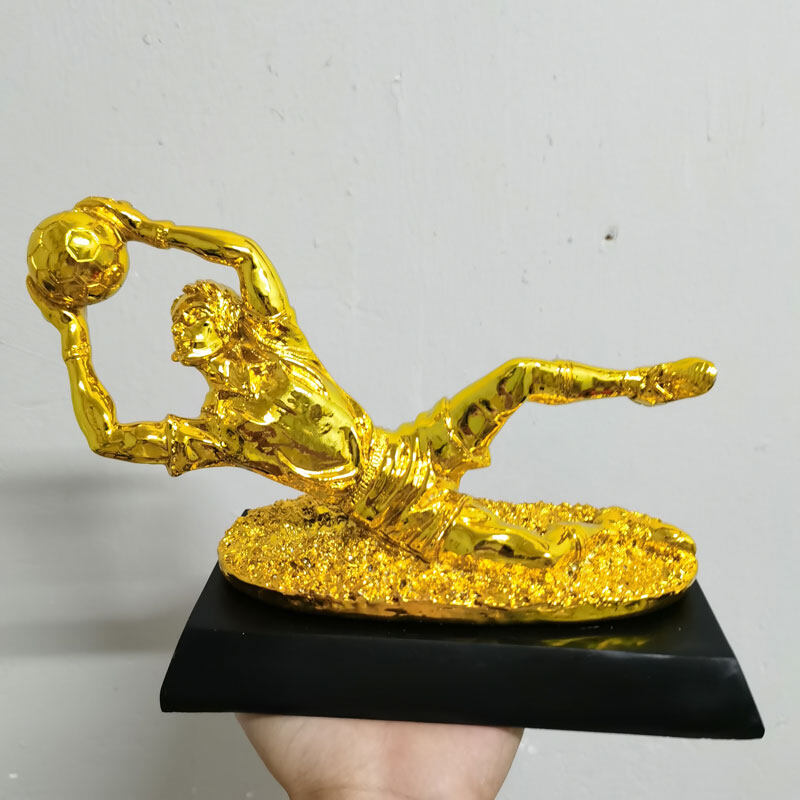 ?พร้อมส่ง?ถ้วยรางวัลฟุตบอล  รางวัลนักกีฬายอดเยี่ยม ผู้รักษาประตูฟุตบอล รางวัลลูกโลกทองคำ วัสดุ: เรซิน