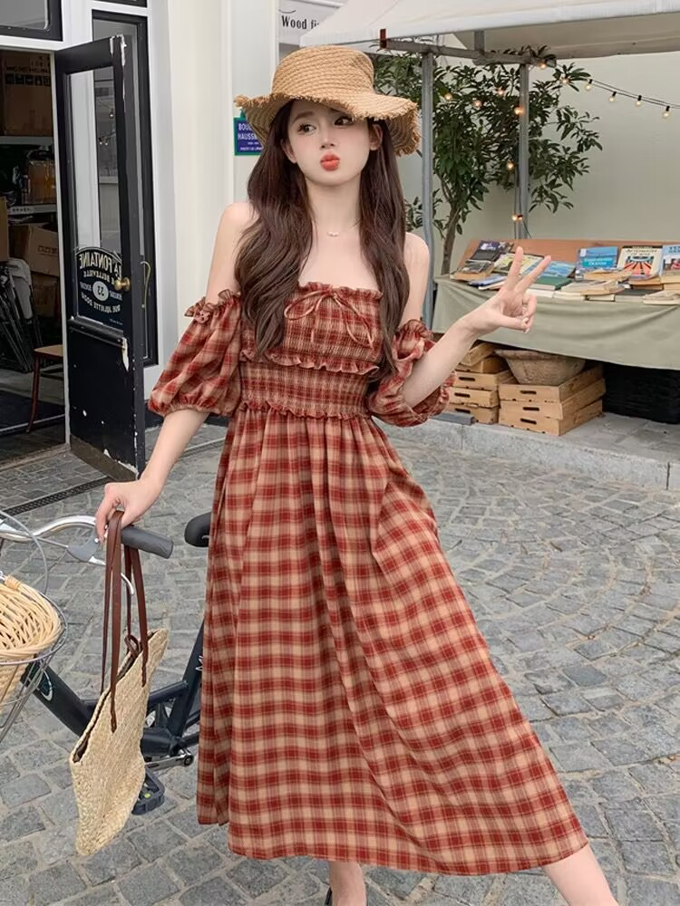 lucky yj ฤดูร้อนอารมณ์หวานคอสายเดียวปิดไหล่สองสวมใส่เอวโคมไฟแขนลายสก๊อตชุดกระโปรงยาว ราคา 180 บาท*ส่งฟรี