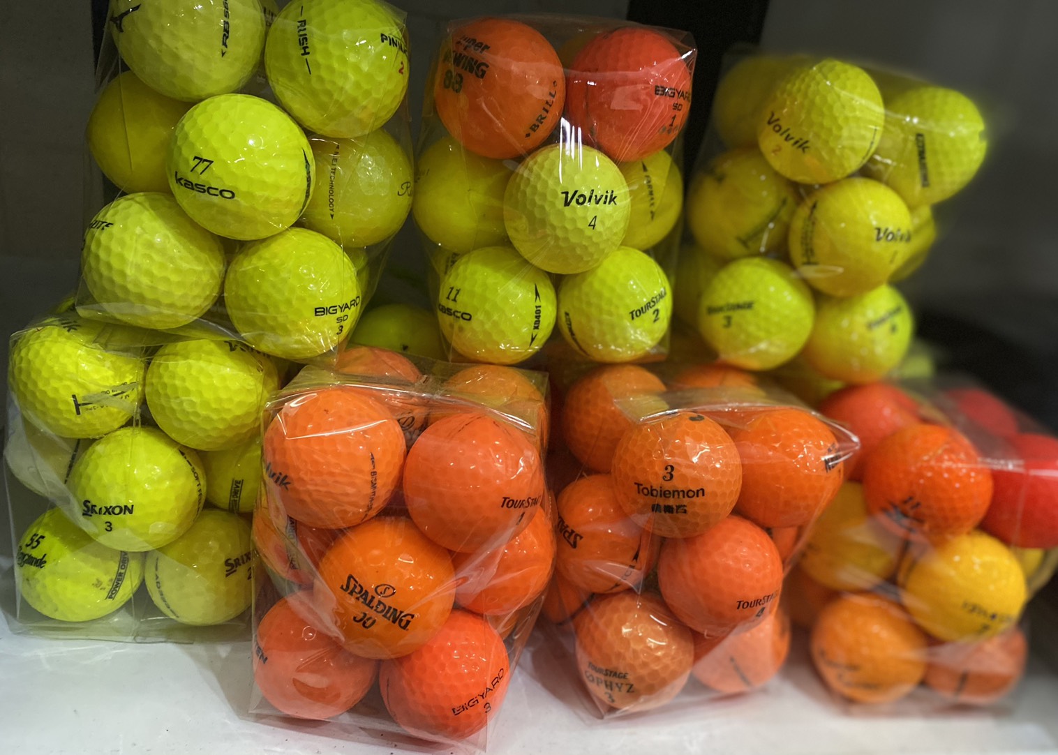 ลูกกอล์ฟ ลูกสี golf golfball Color คละยี่ห้อ คละรุ่น 12 ลูก 1 โหลละ 150 บาท
