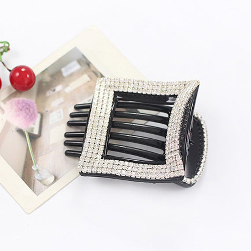 กิ๊บติดผมเพชรรูปไข่แบบเรียบง่ายแฟชั่นคลิปหนีบกล้วย Fashion Simple Oval Rhinestone diamond Hairpin Twisting Clip Banana Clip