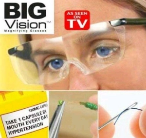 สินค้า Big Vision Eyewear แว่นตาขยายไร้มือจับ แว่นขยายชนิดสวมใส่ ขยายชัดถึง 160 เท่า สามารถสวมซ้อนกับแว่นสายตาได้เลยไม่ต้องตรวจวัดค่าสายตาใหม่ เลนส์ขยายแบบ wide-view 120องศาทำให้สิ่งที่เห็นแจ่มชัดที่สุด