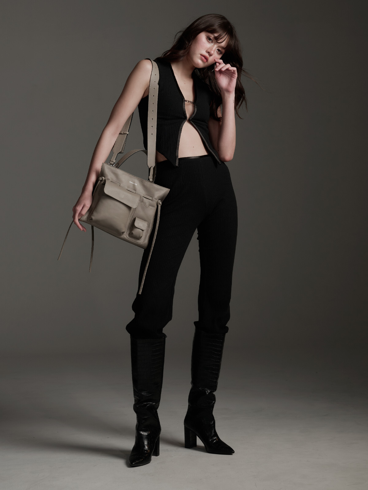 Marroque leather crossbody bag Wendy 28 New Road Mono Tone in Gray ราคา 7,330 บาท*ส่งฟรี