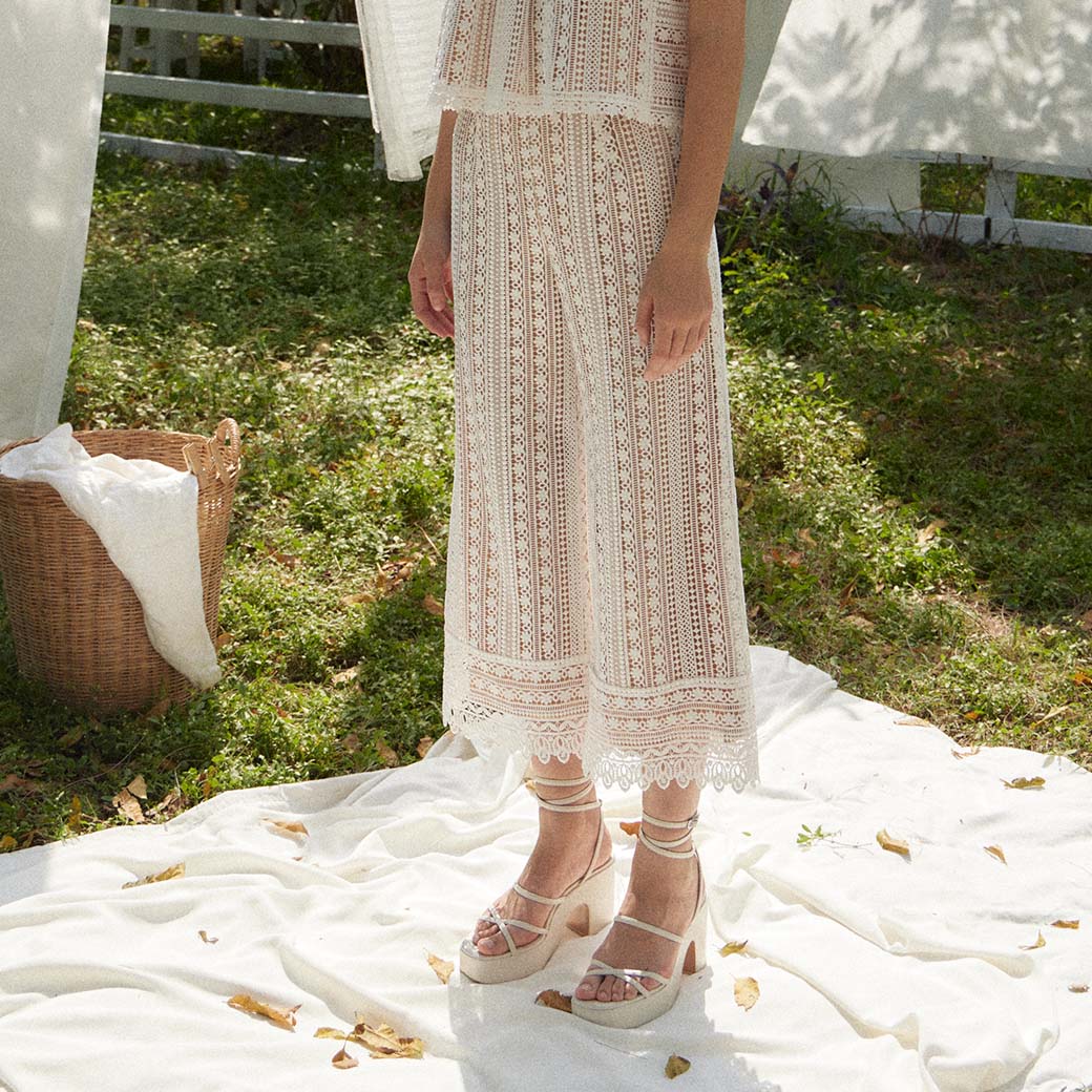 ( พร้อมส่ง ) Perana กางเกงลูกไม้ ALICE PANTS สีขาวซับในสีเนื้อ ( 0ff-White ) ราคา 3,579 บาท*ส่งฟรี