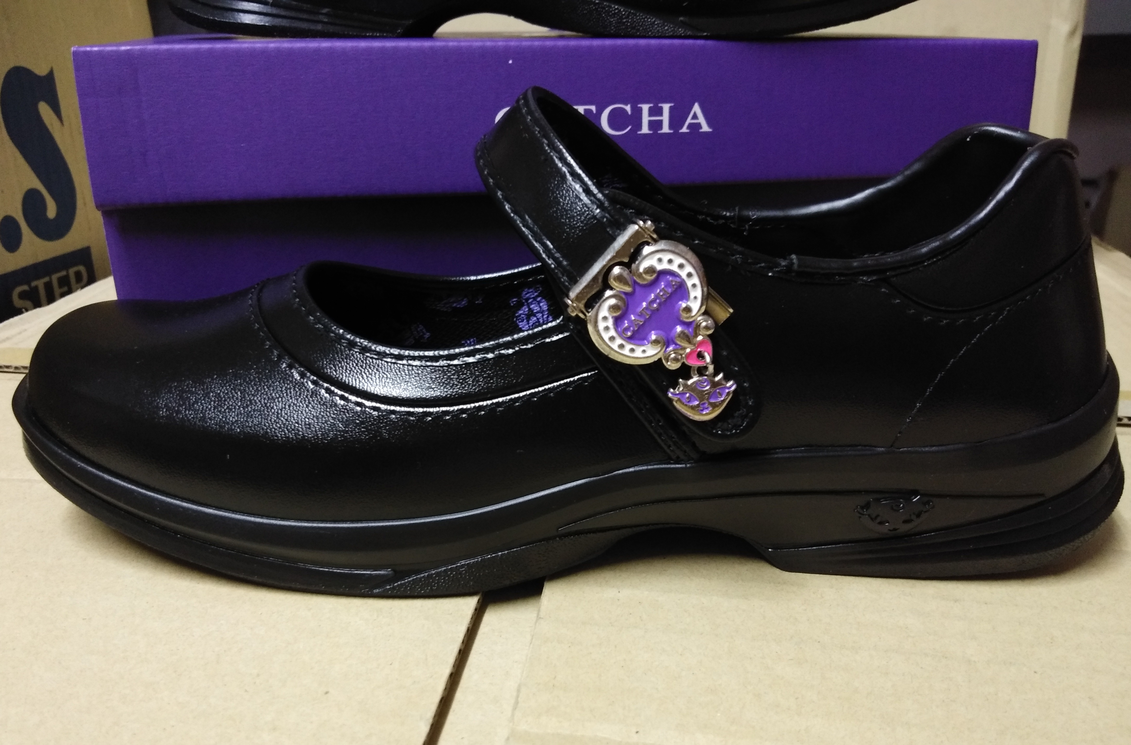 SCPOutlet รองเท้านักเรียน เด็กผู้หญิง Catcha CX03B รุ่นใหม่ล่าสุด ของแท้ มีป้าย มีกล่องสวยงาม พร้อมส่งทุกไซส์ มีขนาด 30 - 42 ลดราคาถูกกว่าห้าง