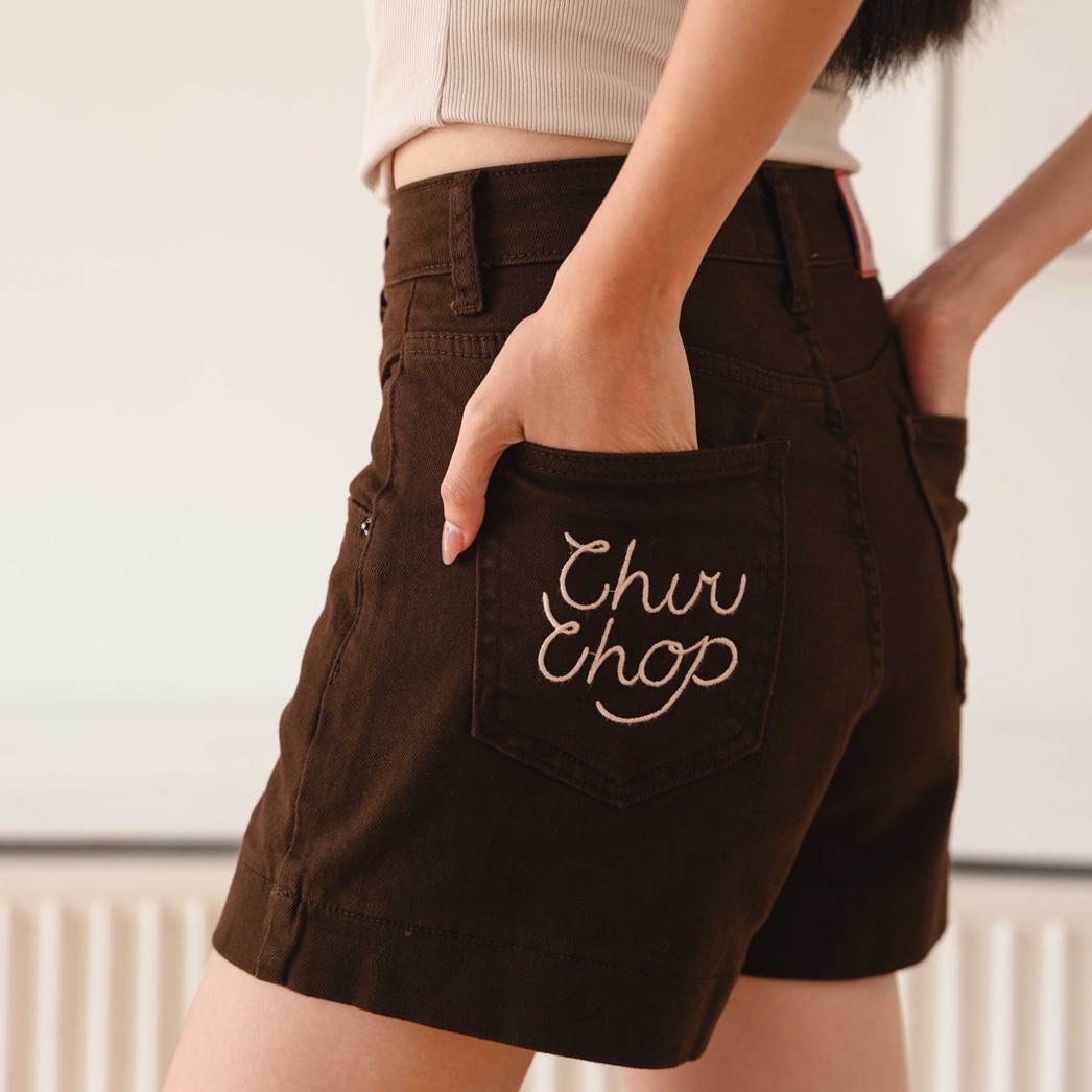 chuuchop(XS-4XL)Rocky short jeans กางเกงขาสั้นปักโลโก้หลัง (C9300) ราคา 650 บาท*ส่งฟรี
