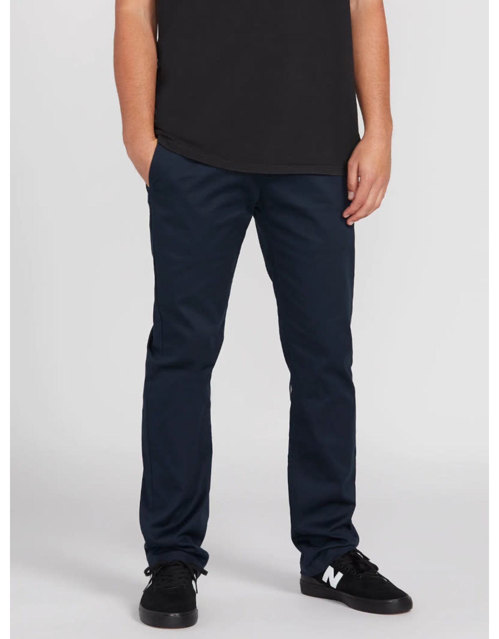 VOLCOM กางเกงขายาว FRICKIN SKATE MODERN CHINO ราคา 1,499 บาท*ส่งฟรี