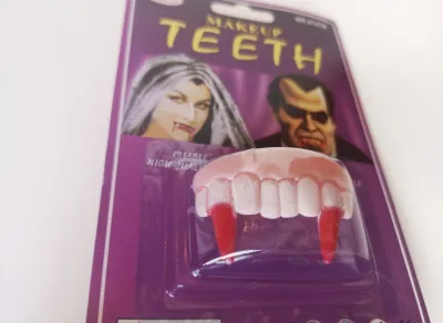 ฟัน เขี้ยว ฟันปลอม ฟันยาง ฟันผี ฟันแวมไพร์ ฟันแดรกคูล่า ฟันผีดิบ ฟันซอมบี้ ฟันฮาโลวีน พร็อพฮาโลวีน Halloween Rubber Latex Vampire Dracula Ghost Zombie Teeth Party Prop (1)