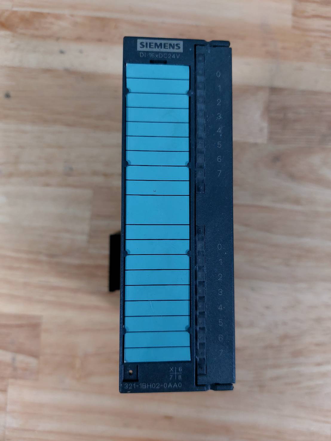 SIEMENS 6ES7321-1BH01-0AA0 SM321 DI16 DC24V Digital Input (มือสอง)" ราคา 4,000 บาท*ส่งฟรี