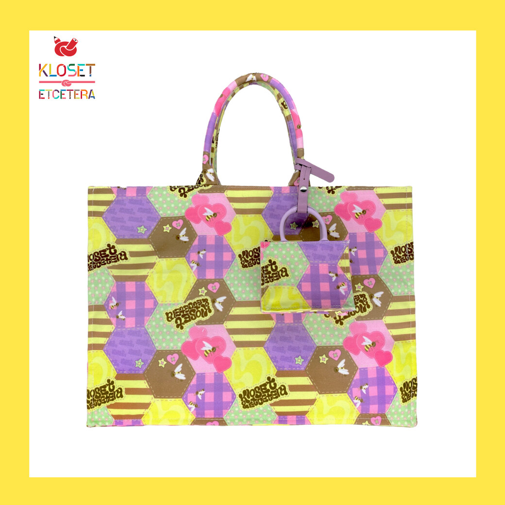 Kloset & Etcetera Beeloved Faroe Bag กระเป๋าถือพิมพ์ลาย ทรงสี่เหลี่ยมขนาดใหญ่ มีกระเป๋าใบเล็กห้อยคู่ใบใหญ่ ราคา 1,180 บาท*ส่งฟรี