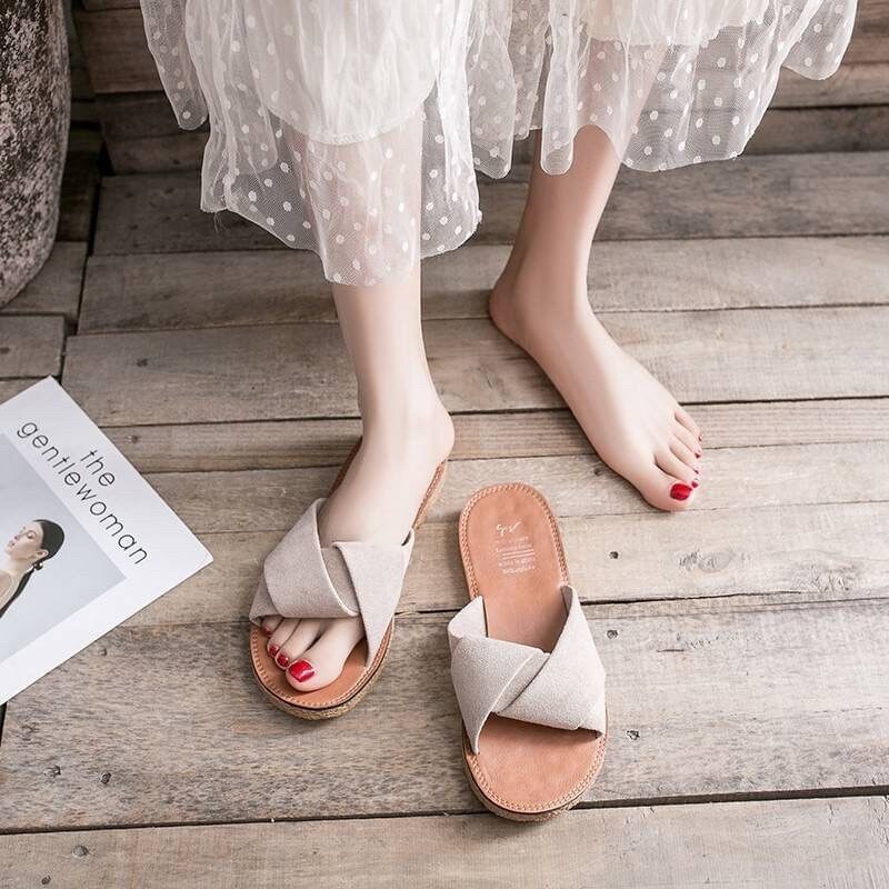 [B0]รองเท้าแตะผู้หญิงและรองเท้าแตะสตรีสวมใส่ด้านนอกแฟชั่นฤดูร้อน 2020 ใหม่ชายหาดแบนกันลื่นก้นนุ่ม