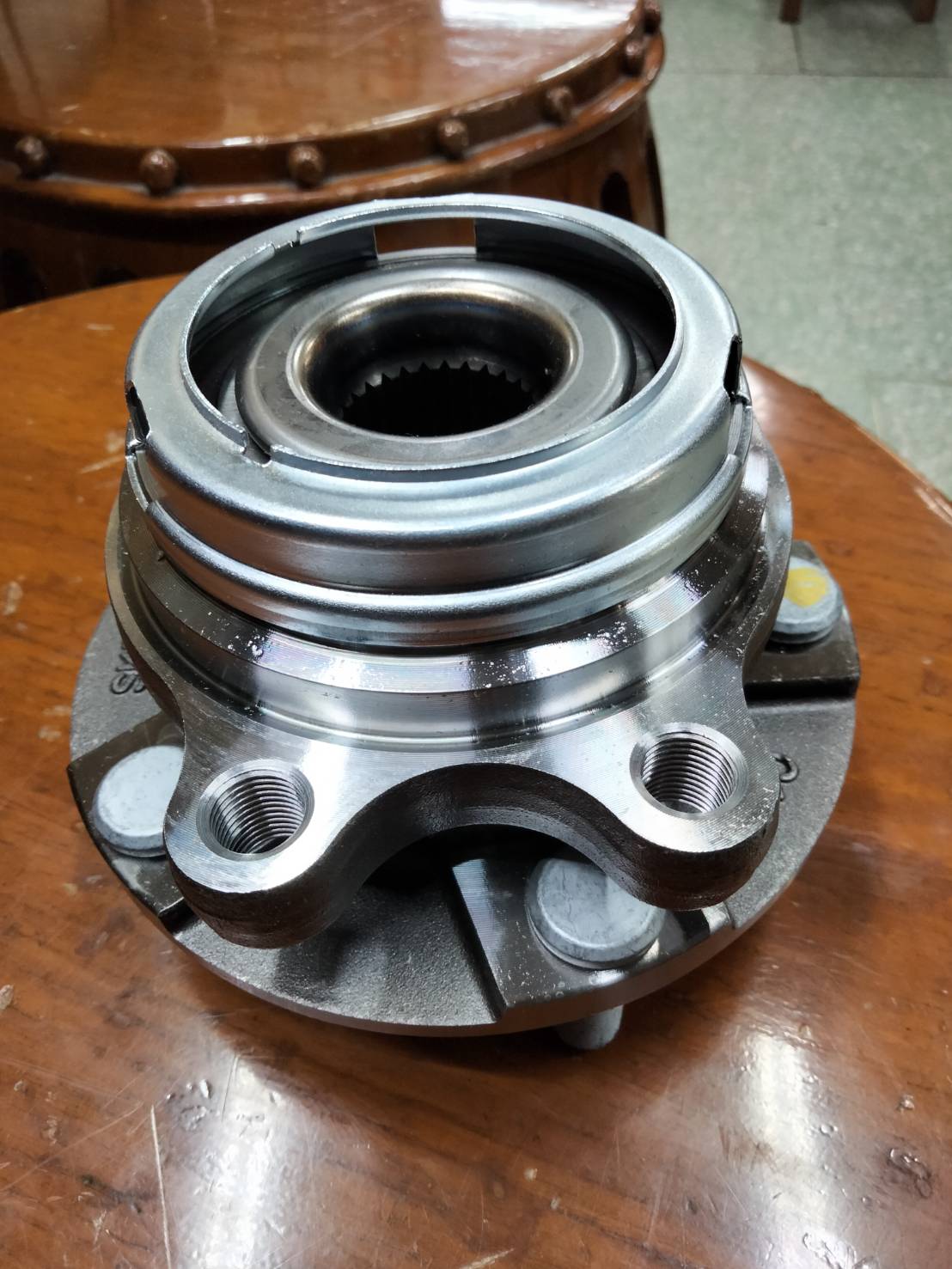 ลูกปืนล้อหน้า NISSAN TEANA J31 ABS ยี่ห้อ SKF ราคา 1,750 บาท*ส่งฟรี
