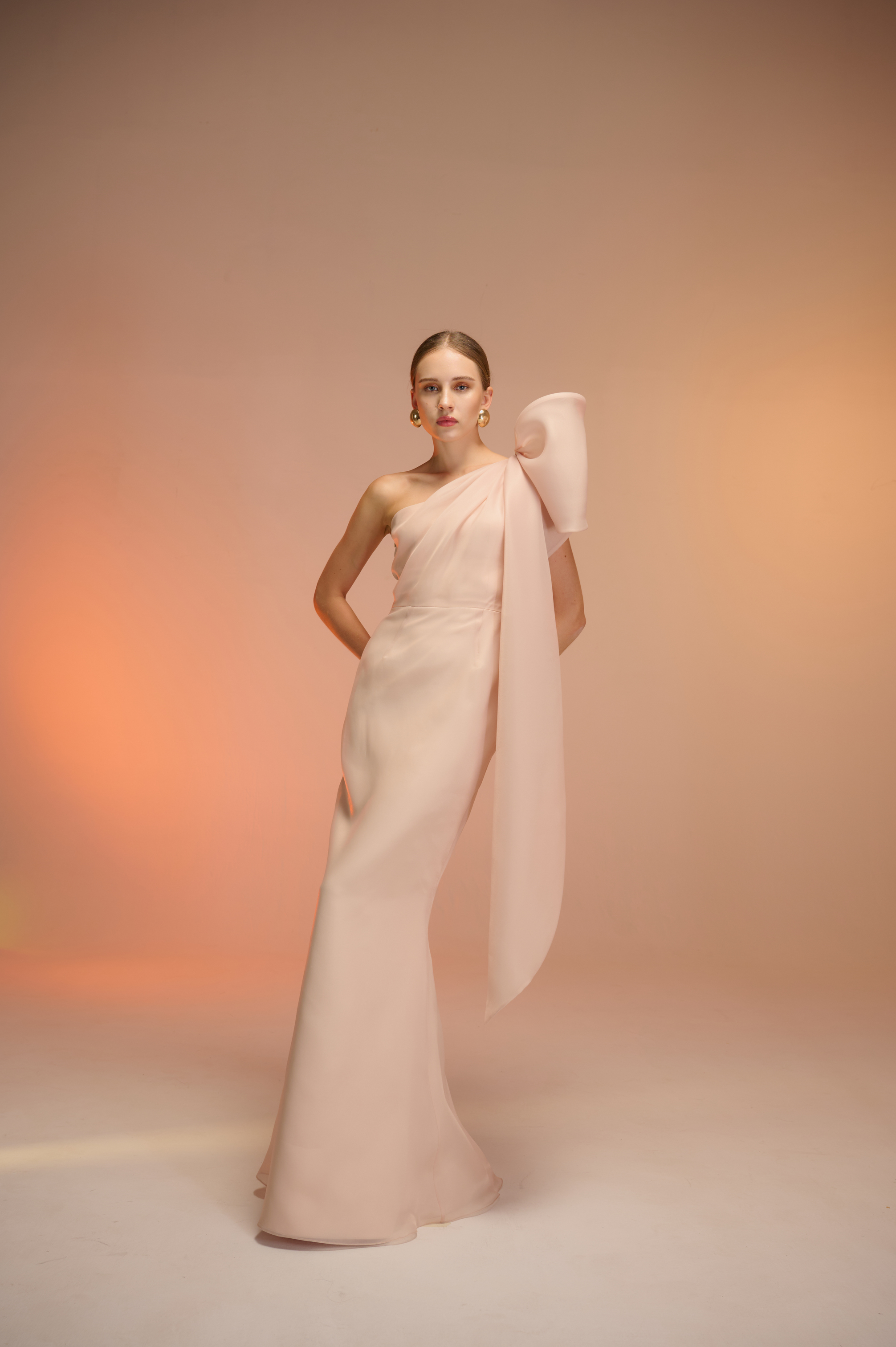 NICHP : Irina long dress พรีออเดอร์ 3 อาทิตย์ ราคา 14,662 บาท*ส่งฟรี