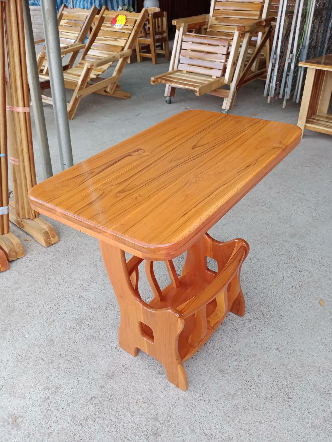 โต๊ะกระเช้าสีเข้ม โต๊ะข้าง ไม้สักแท้ ชนาด37×60สูง60ซม.