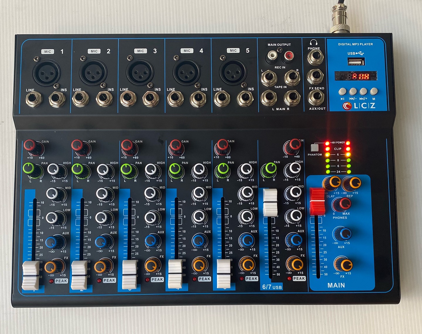 LCZ 777BTสเตอริโอมิกเซอร์ 7ช่อง ผสมสัญญาณเสียง รุ่น Sound Mixing Console with Bluetooth Record Audio Mixer AMP 57 ราคา 1,099 บาท*ส่งฟรี