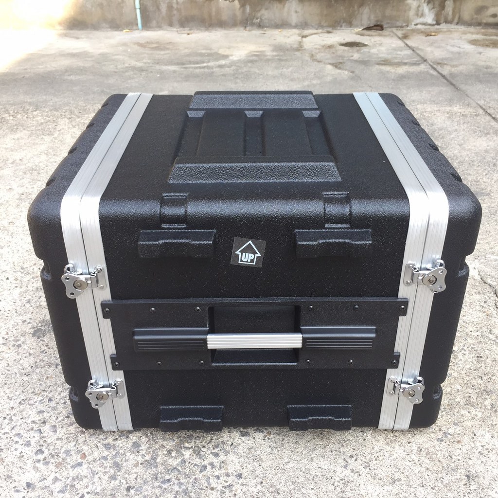 อุปกรณ์เครื่องเสียงและระบบเสียง ตู้แร็คใส่อุปกรณ์ Rack ABS 8U Kane' 8 Unit ลึก 17" =WIDTH (กว้าง) : 19 นิ้ว DEPTH (ลึก) : 17 นิ้ว -HEIGHT (สูง) : 8U (16.2 นิ้ว)
