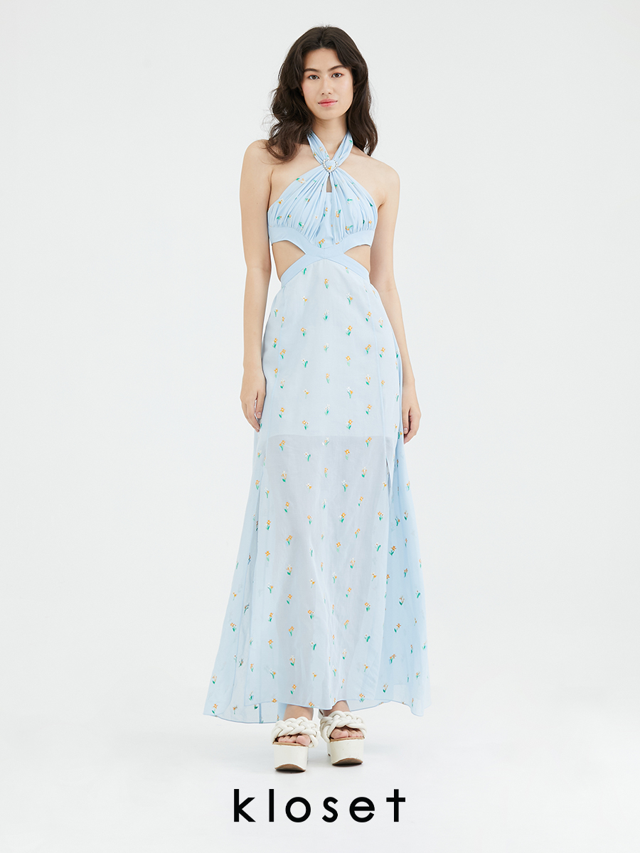 KLOSET Shades Of Love Front Slit Maxi Dress (SS23-D005) เดรสยาวคล้องคอปักลาย ตัดต่อโชว์เอว ราคา 4,296 บาท*ส่งฟรี