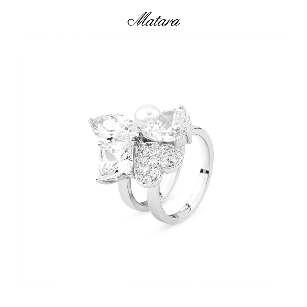 (Pre-Order) Matara Pret-A-Porter Les Fleurs Camelia Ring, Two-Piece Detachable Camellia Flower Ring. ราคา 9,850 บาท*ส่งฟรี