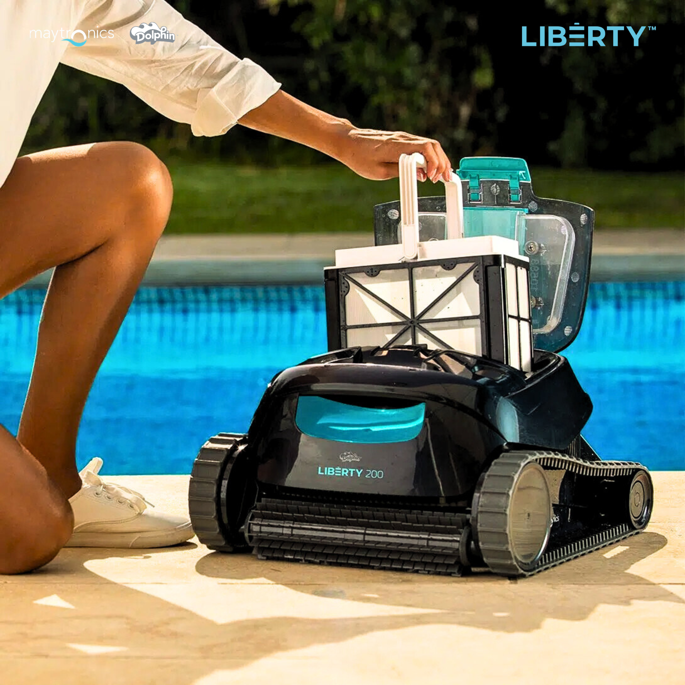 Dolphin Liberty 200 Automatic Robot Pool Cleaner for Residential Pools (Cordless) ราคา 72,500 บาท*ส่งฟรี