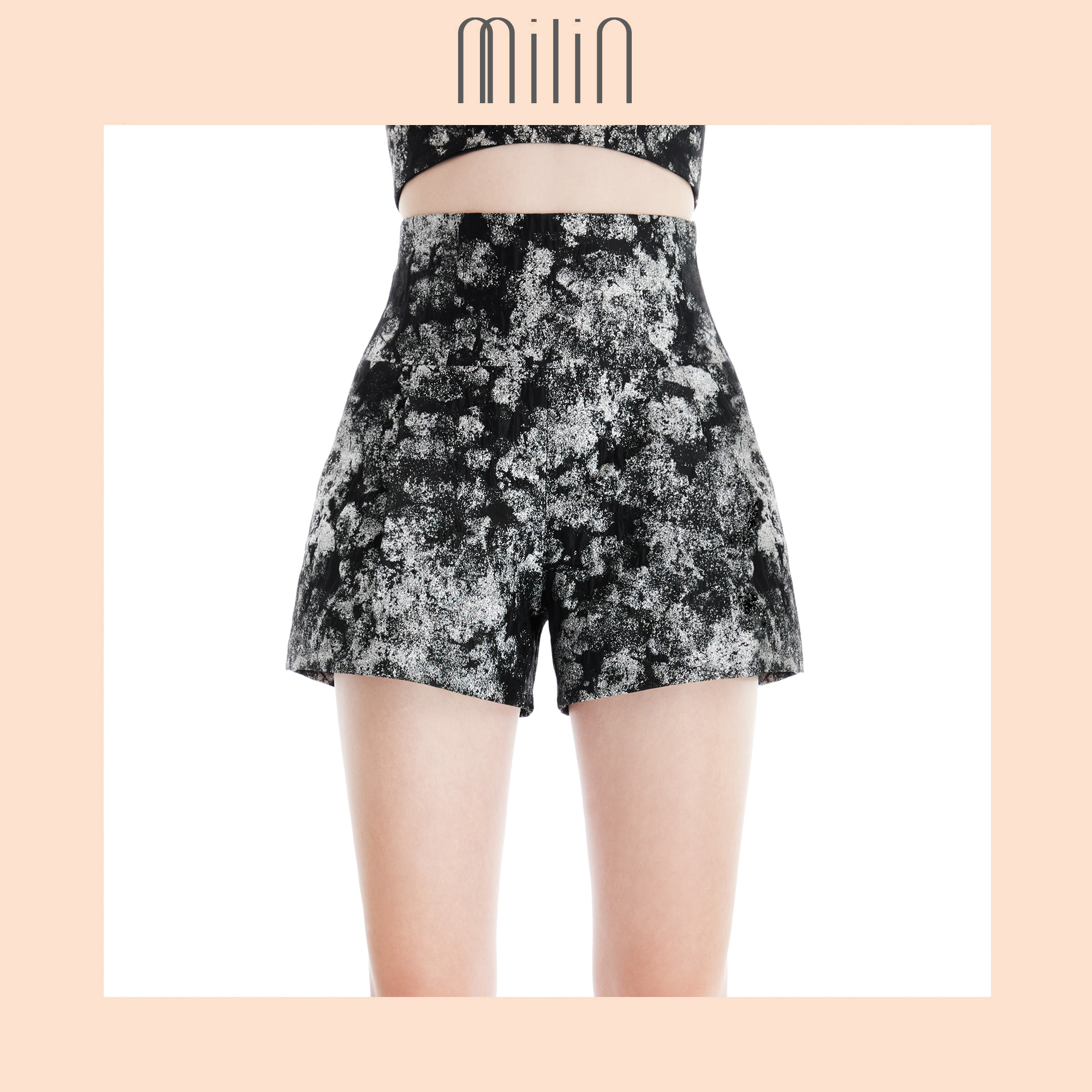[MILIN] High waisted metallic shorts กางเกงขาสั้นเอวสูงทรงเข้ารูป / Siren Shorts ราคา 1,210 บาท*ส่งฟรี