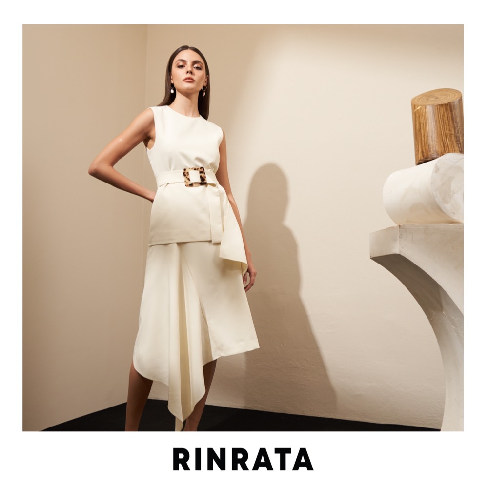 RINRATA - Luna Skirt กระโปรงตัดต่อ ระบาย สะโพกปล่อย รุ่น Luna สีขาว เอวสูง คลุมเข่า กระโปรงทำงาน กระโปรงใส่เที่ยว ราคา 3,501 บาท*ส่งฟรี