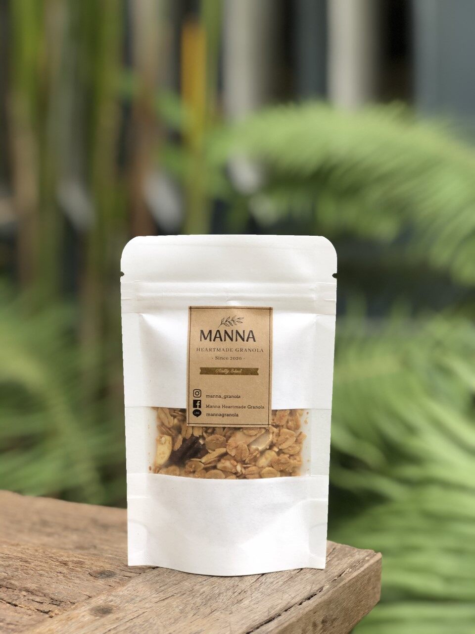 Manna Heartmade Granola กราโนล่า Made to Order รสรวมมิตรถั่ว Nutty Blast ขนาดเล็ก 35 g