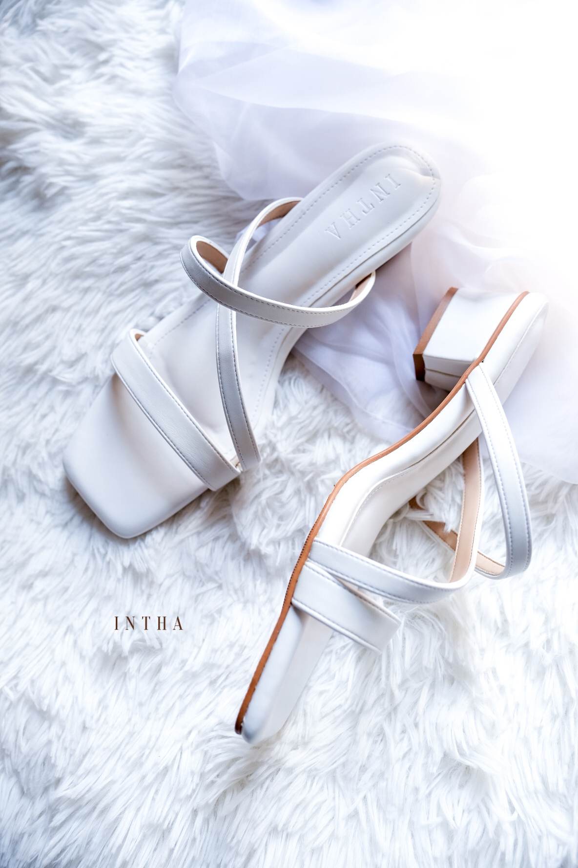 รองเท้า Special fluffy รุ่น INT003 ราคา 801 บาท*ส่งฟรี