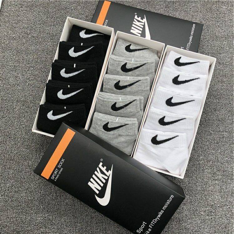 ถุงเท้า Nike ถุงเท้าข้อสั้น ถุงเท้าวิ่ง ถุงเท้ากีฬา ถุงเท้าฟิตเนส ถุงเท้าทำงาน ถุงเท้าผ้าฝ้าย5คู่ใส่กล่อง(1กล่องมี 5 คู่ สีเดียว）