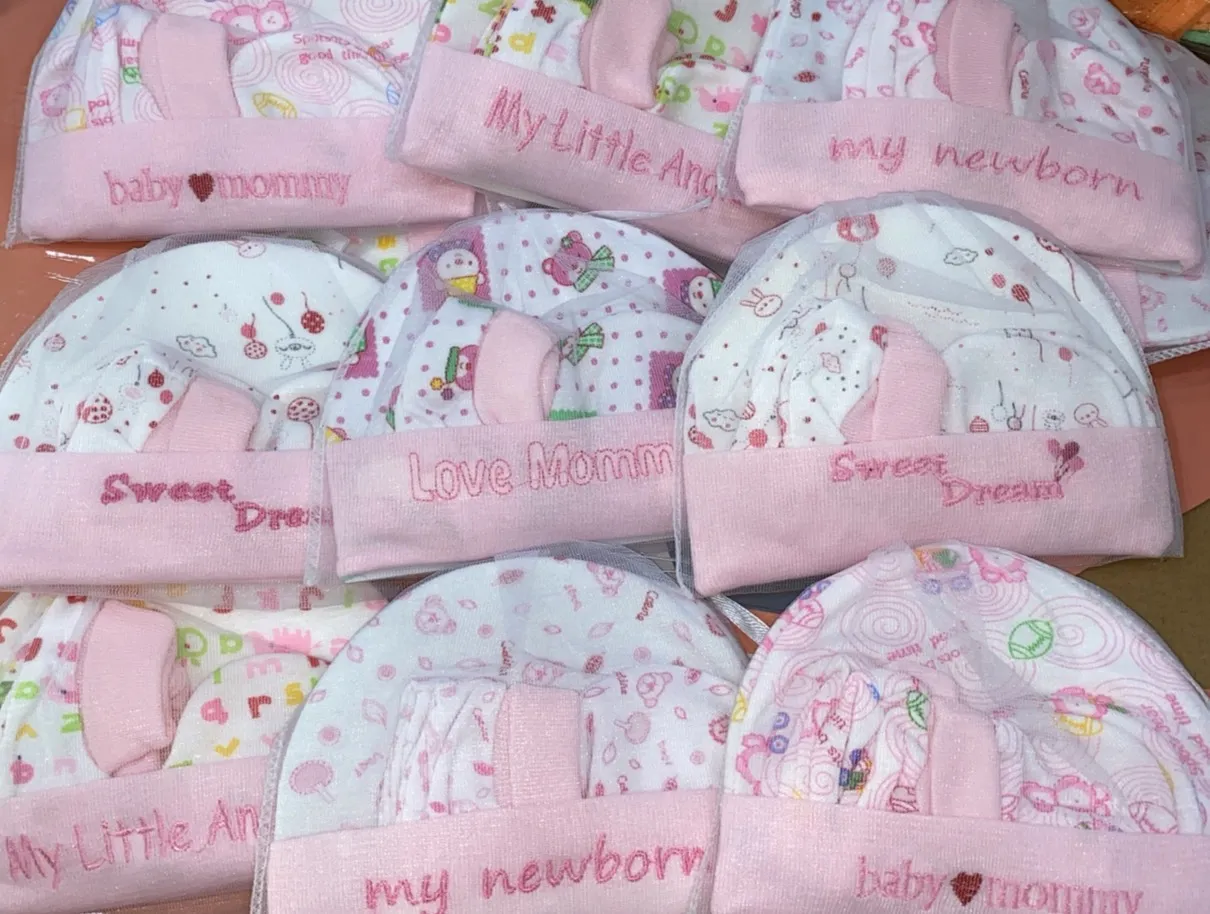 หมวก ถุงมือ ถุงเท้า พร้อมส่งค่ะ