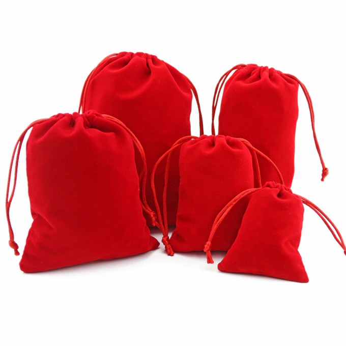 ถุงกำมะหยี่ สีแดง 1ใบ มีหลายไซส์ (5x7-9x7-8x10-10x12)
