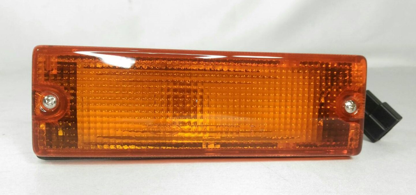 ไฟในกันชน อีซูซุ ทีเอฟอาร์ ปี1987-1995 2สาย ข้างขวา สีส้ม ไฟหรี่กันชนตรงตามรุ่นรถ ISUZU TFR 1987-1995 2wire RH ราคา 79 บาท*ส่งฟรี