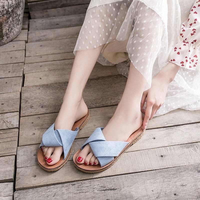 [B0]รองเท้าแตะผู้หญิงและรองเท้าแตะสตรีสวมใส่ด้านนอกแฟชั่นฤดูร้อน 2020 ใหม่ชายหาดแบนกันลื่นก้นนุ่ม