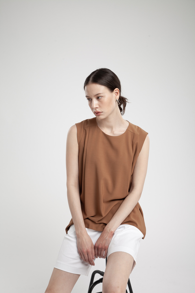QueenCows : เสื้อให้นม Passant Top (Brown) ราคา 2,190 บาท*ส่งฟรี