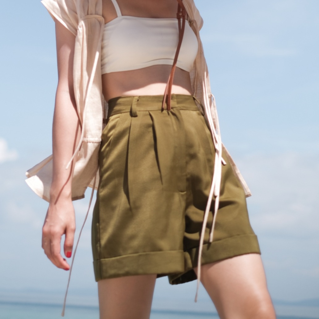 TheBlancPale - Serif Shorts - กางเกงขาสั้นพับชายขา ตัวผ้ารีดกาวและกลับซับในทั้งตัว