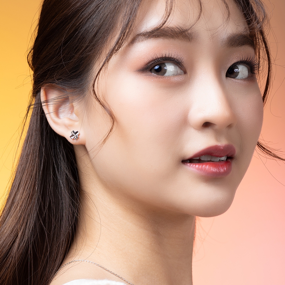 ORIGAMI LUCKY STUD EARRINGS ต่างหูลายกระดาษพับ สัญลักษณ์แห่งความโชคดี และ ความสุข  13 ลาย
