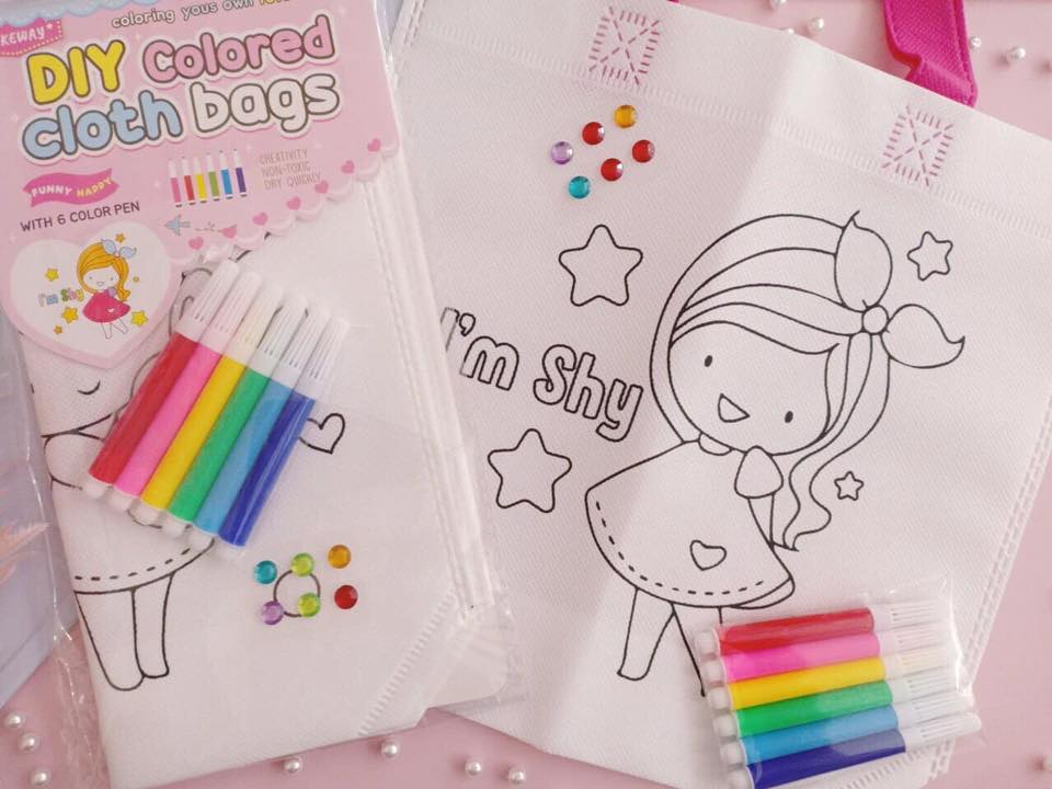 DIY กระเป๋าผ้าระบายสี พร้อม 6 สี สวยสดใส และสติ๊กเกอร์จิวเวอรี่หลากสี DIY Colored cloth bags with 6 color pen