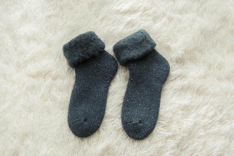 ถุงเท้าวูลขนสัตว์กันหนาว (Wool) รุ่นหนานุ่มพิเศษ