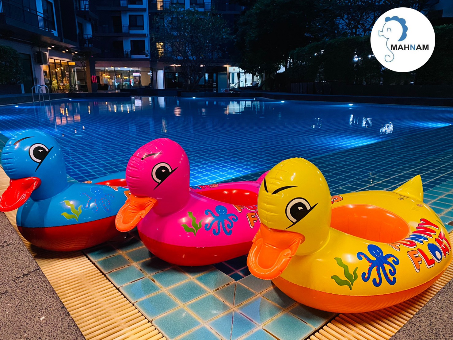 Mahnam    Big and Fun for kids ห่วงยางสอดขารูปเป็ด  Duck float kids inflatable baby toddler swimming swim seat pool animal ring MADE IN THAILAND